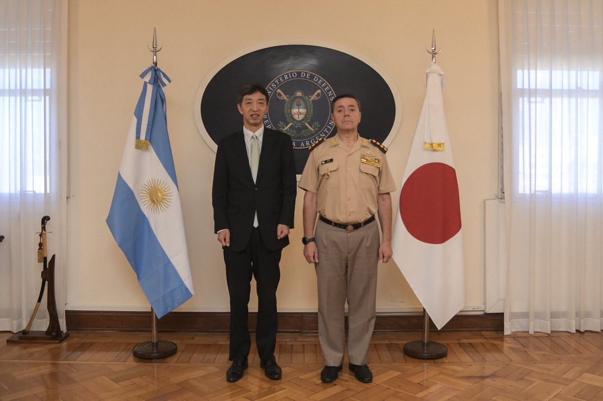 Ministerio de Defensa tweet media