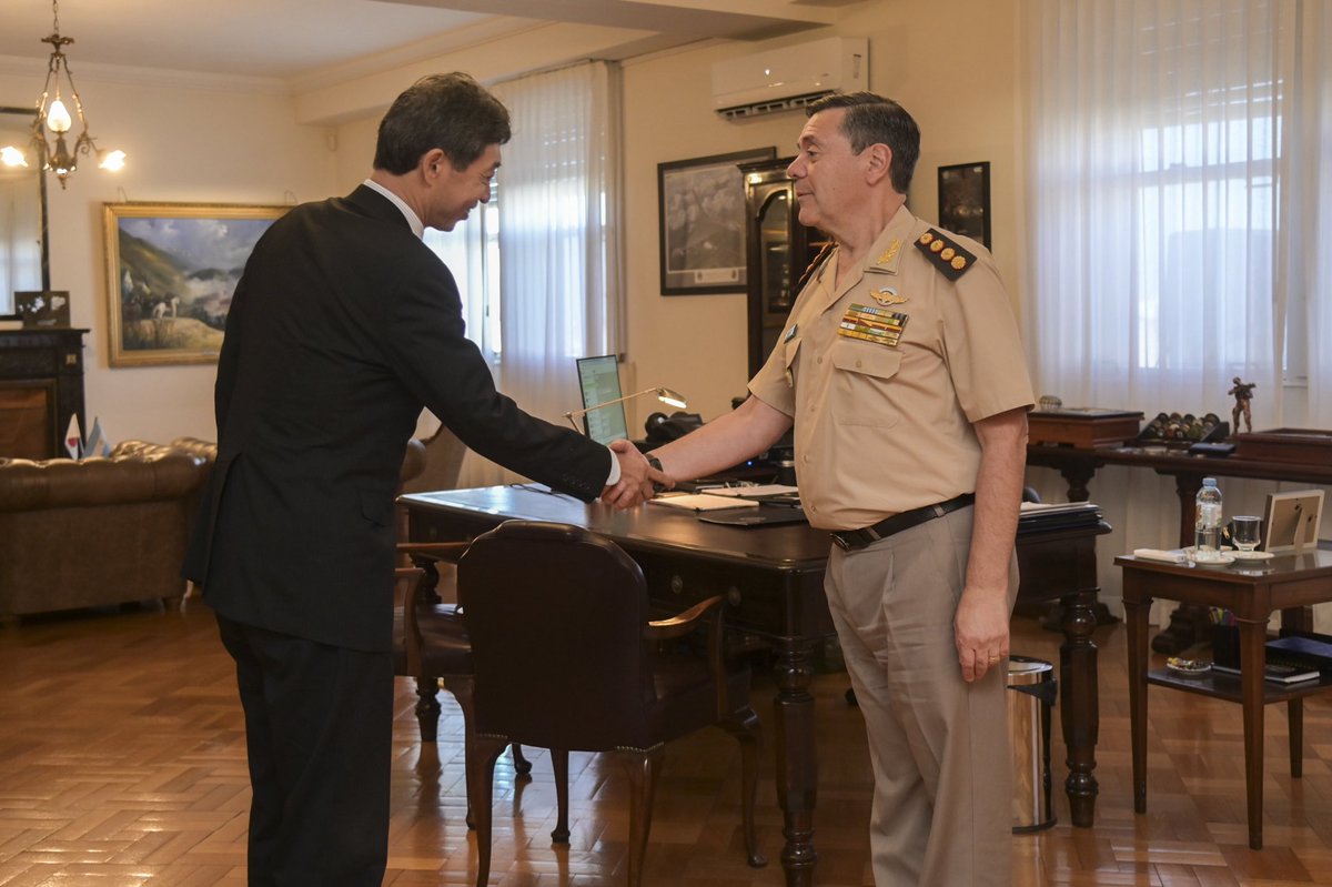 Ministerio de Defensa tweet media