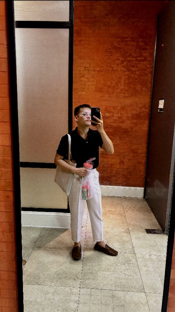 Patrict21's tweet photo. ชอบแบบไหนมากกว่าครับ
ตอนเนิร์ด     หรือ    ตอนเล่นซน https://t.co/8v1YzOIQ8Z