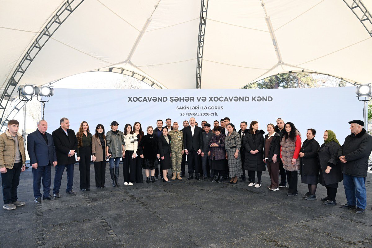 APA_agentliyi's tweet photo. Prezident İlham Əliyev Xocavənd şəhər və Xocavənd kənd sakinləri ilə görüşüb
#IlhamAliyev #Azerbaijan #Khojavend #KhojavendCity #Karabakh #NagornoKarabakh #IDPsReturn #Reconstruction #LiberatedTerritories #AzerbaijanPresident #SouthCaucasus #PostConflict #Reintegration #KarabakhReconstruction