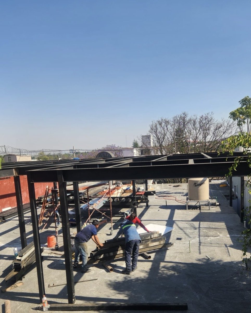 coolgirlfriend's tweet photo. 🚨 DENUNCIANDO ILEGALIDAD! El municipio nos muestra un escrito de que la obra en Fte. de Diana #78 NO TIENE LICENCIA DE CONSTRUCCIÓN para esa obra y que está infringiendo los lineamientos legales en Desarrollo Urbano! LA CONSTRUCCIÓN SIGUE CON LOS SELLOS PUESTOS! @inakimanero https://t.co/JSkRyRyQch