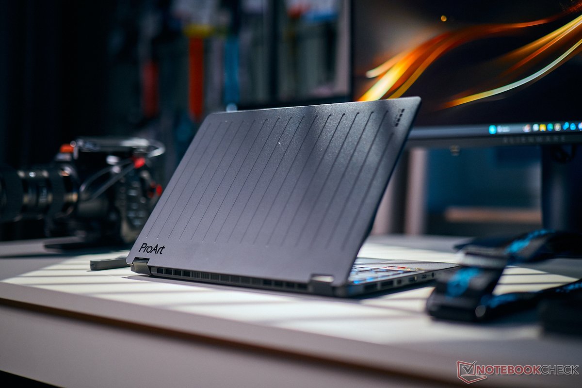 notebookcheck's tweet photo. AMD Strix Halo &amp; 128 GB RAM im 13-Zoll Convertible - Asus ProArt PX13 GoPro Edition im Test https://t.co/Thgz5X8Y2k #AMD #Asus #ProArt #NotebookTest #Technologie https://t.co/YY3t9c9844