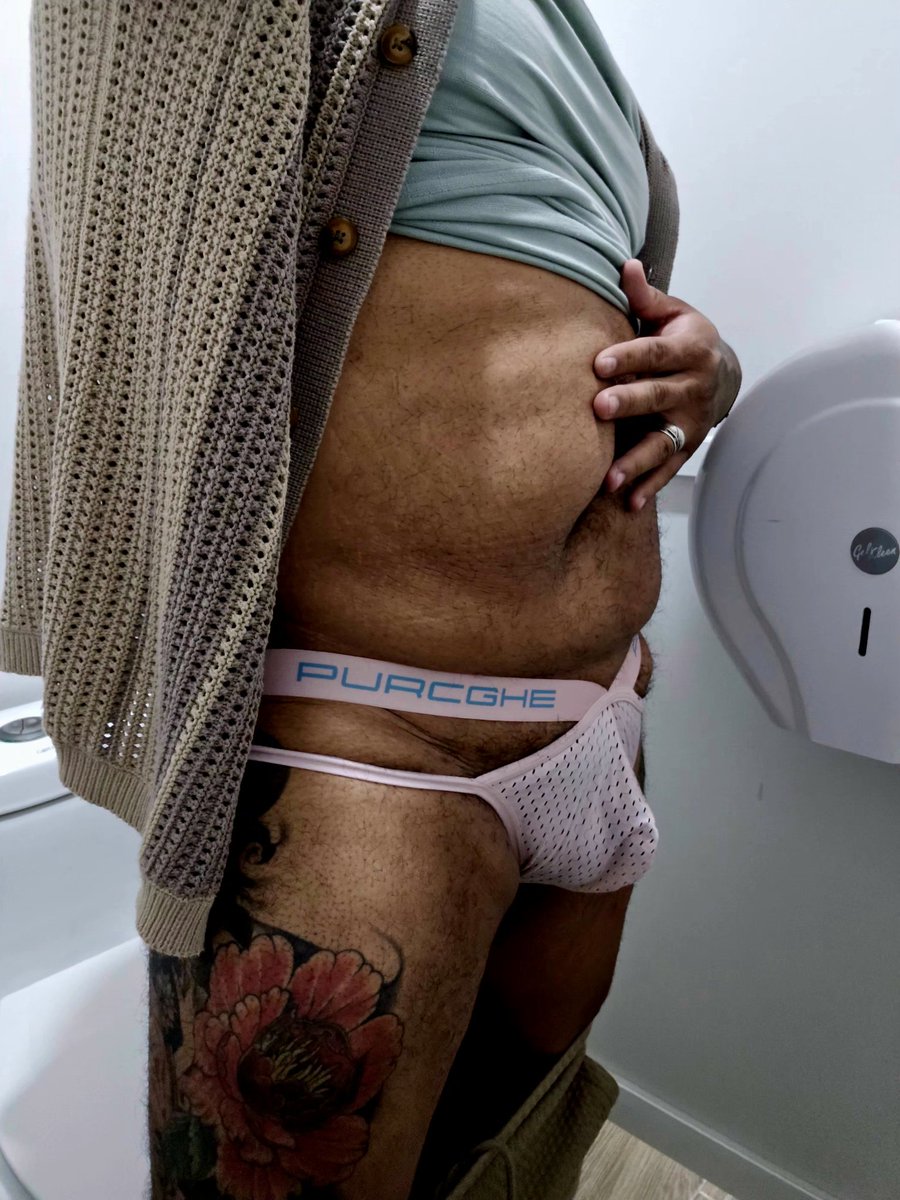 Masajes Eróticos y sensuales. tweet media