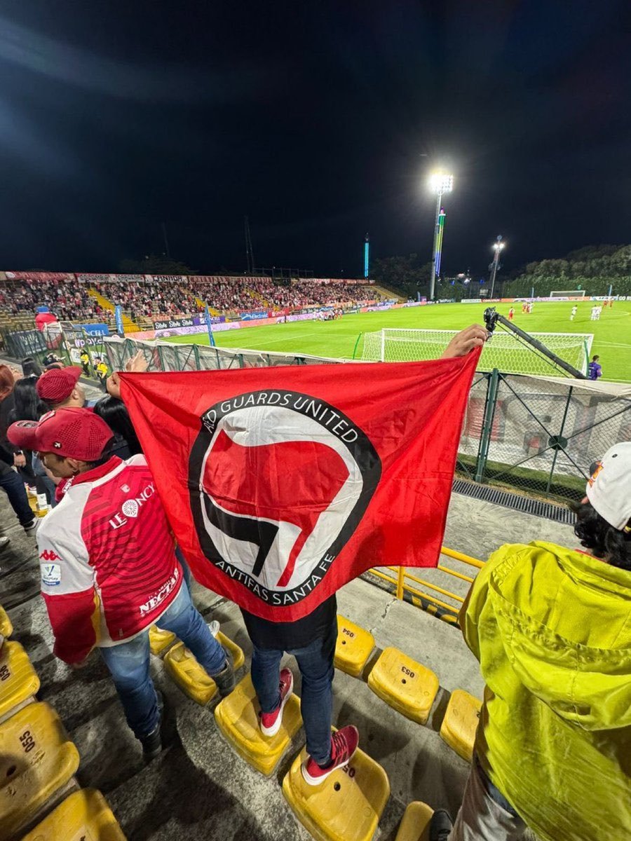 Antifa_Ultras tweet media