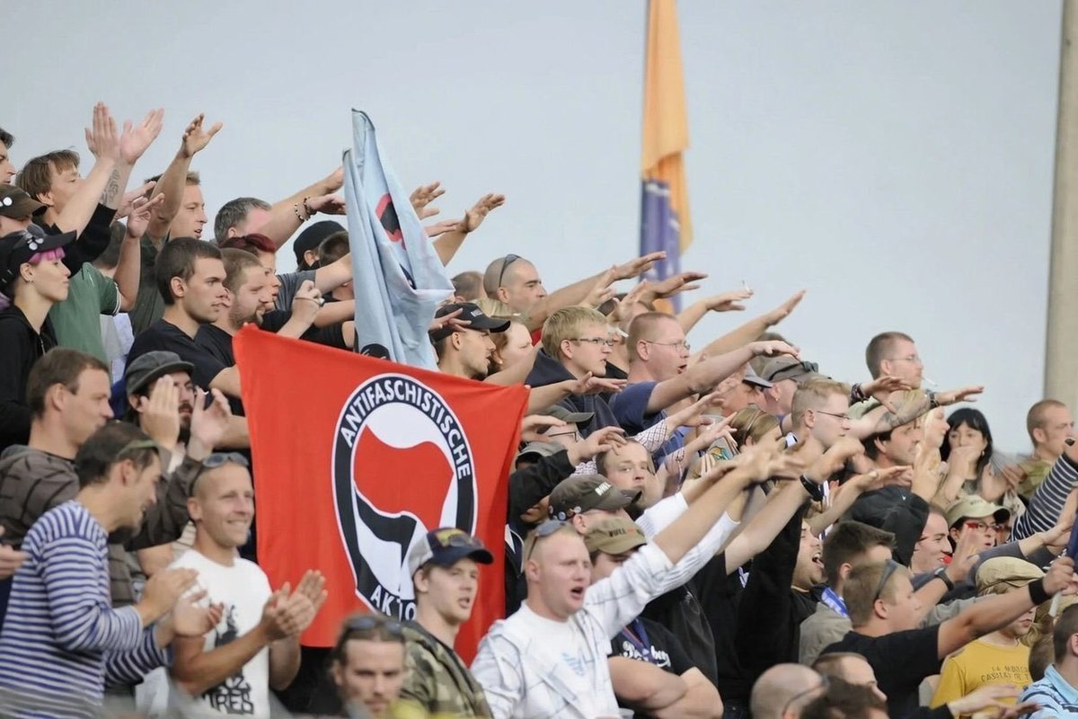 Antifa_Ultras tweet media
