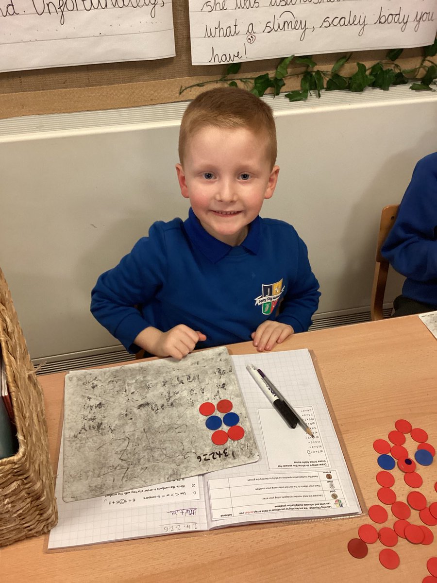 JCAWakefield's tweet image. A great Maths lesson in Year 2 focussing on arrays. We used to counters to represent each multiplication sentence and counted in multiples to find the answer ⁦@JCANumeracy⁩ #array #multiply