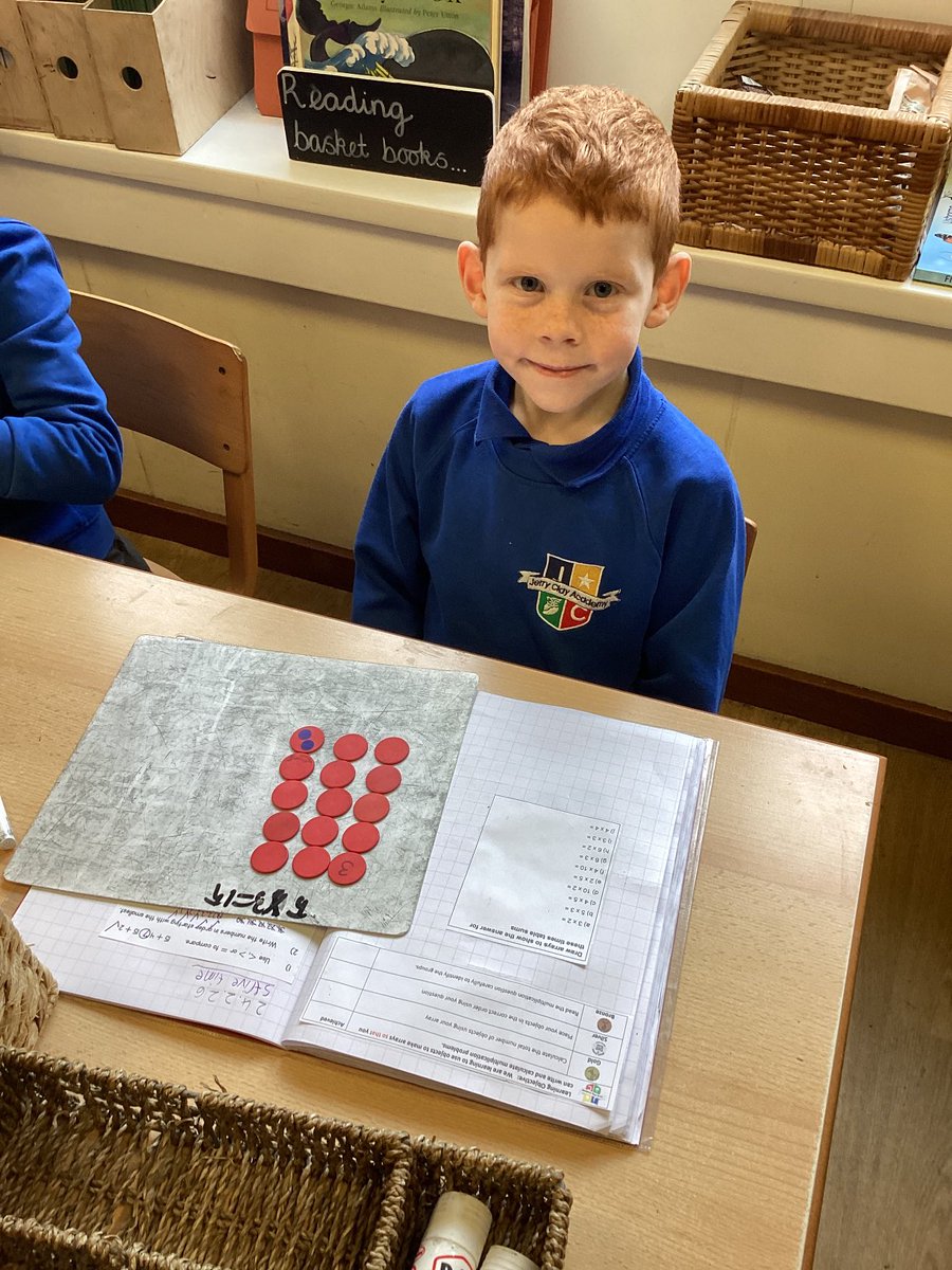 JCAWakefield's tweet image. A great Maths lesson in Year 2 focussing on arrays. We used to counters to represent each multiplication sentence and counted in multiples to find the answer ⁦@JCANumeracy⁩ #array #multiply