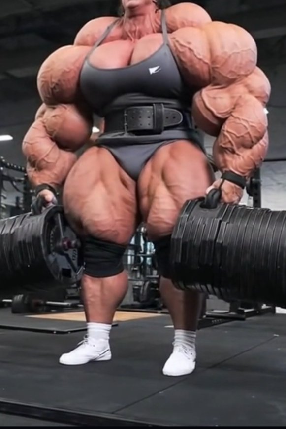 Emma_growth_'s tweet photo. Sry guys for letting you wait for so long. I hope everyone is doing great. It took me a bit of time, since I wanted this update to be huge. This was today at the gym, I hope all of you like my current form😘❤️ https://t.co/DgydTLXaKi