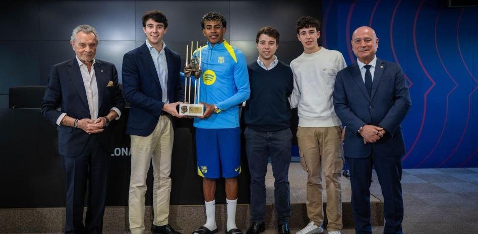 The Touchline | 𝐓 tweet media