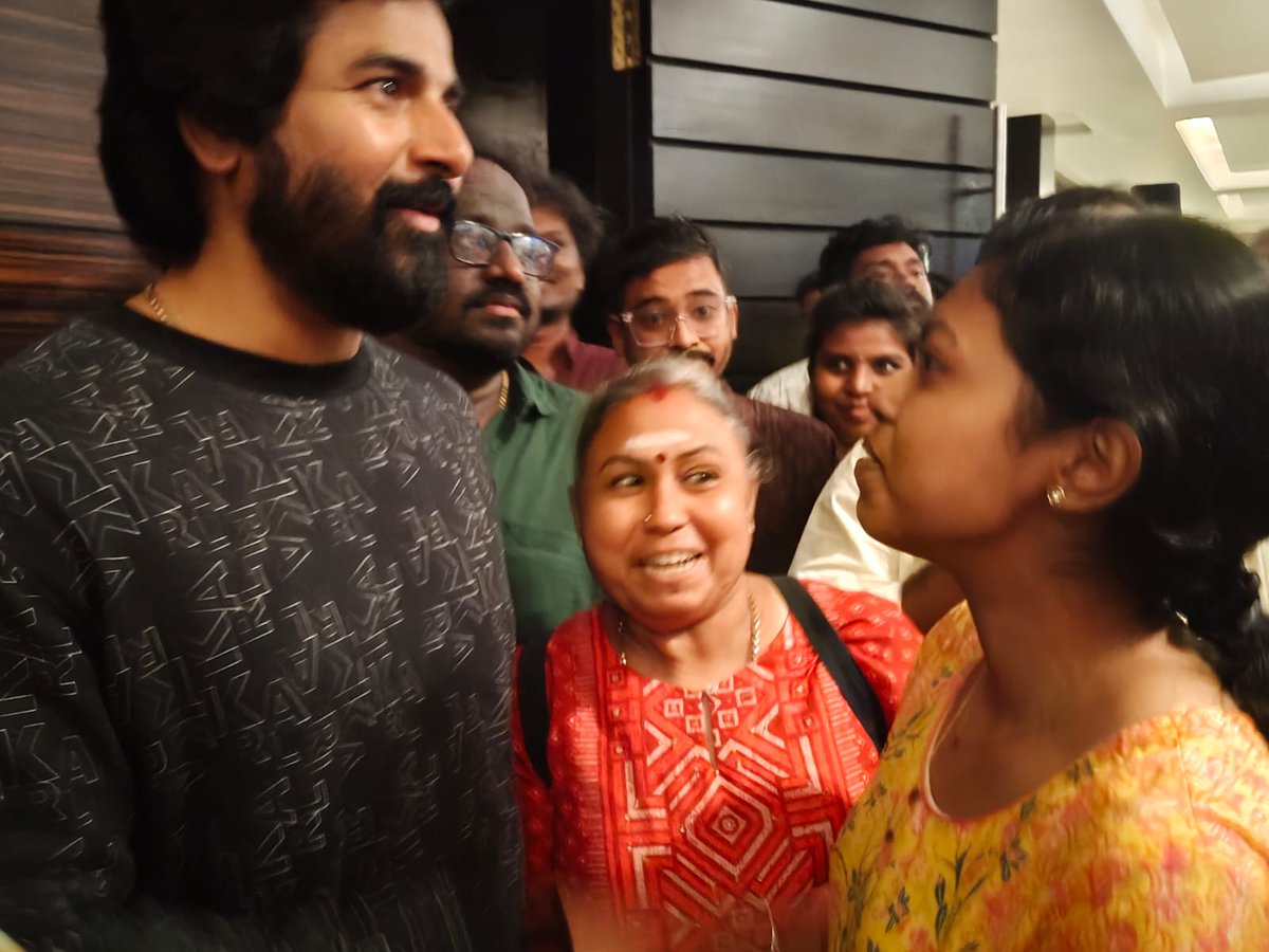 kayaldevaraj's tweet photo. #ThaaiKizhavi #PressShow #Sivakarthikeyan #Radhika #Trending #SK #RadhikaSarathkumar https://t.co/GFKZ2DIvSQ