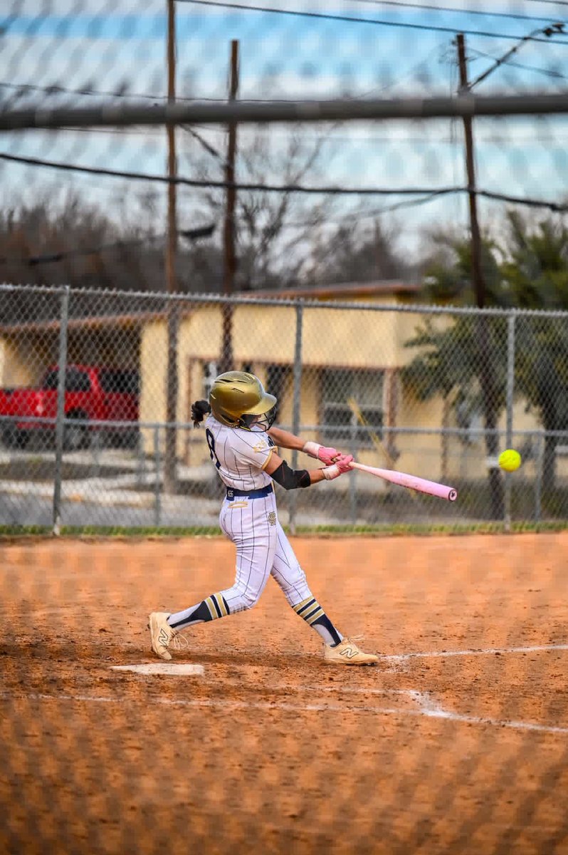 Genesis Medrano tweet media