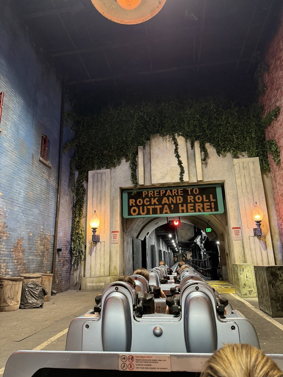 CoasterK24's tweet photo. Well i almost got to the Aerosmith concert. I was the second train after reopen and we did not get close. The catapult never latched on. As you can see, its mid launch course. Tough day for the ride and park. https://t.co/2m8rOj3sxB