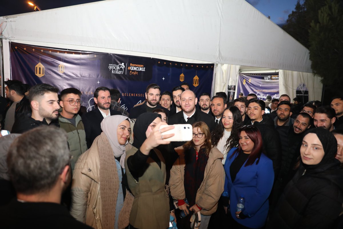 abuyukgumus's tweet photo. AK Gençlik Ankara İftar Çadırı’nda orucumuzu genç kardeşlerimizle birlikte açtık.

Bizim için hatırası ve anlamı özel olan bu çadırda, aynı samimiyeti ve kardeşliği bir kez daha yaşadık.

Gençliğin heyecanı, birlik ruhumuzu büyütmeye devam ediyor.

#MilletimizleNiyetimizBir https://t.co/FyIZPZKzX9