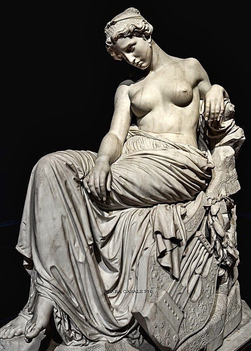 AlexandraSoro's tweet photo. "Sappho" 
By Giovanni Dupré. (1857-1861) 🏛️🌹
Marble.
Galleria nazionale d'arte moderna, Rome, Italy. https://t.co/4icxqYUxD8
