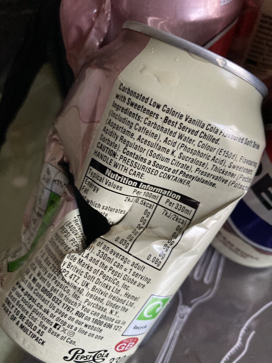 Samantha tweet media