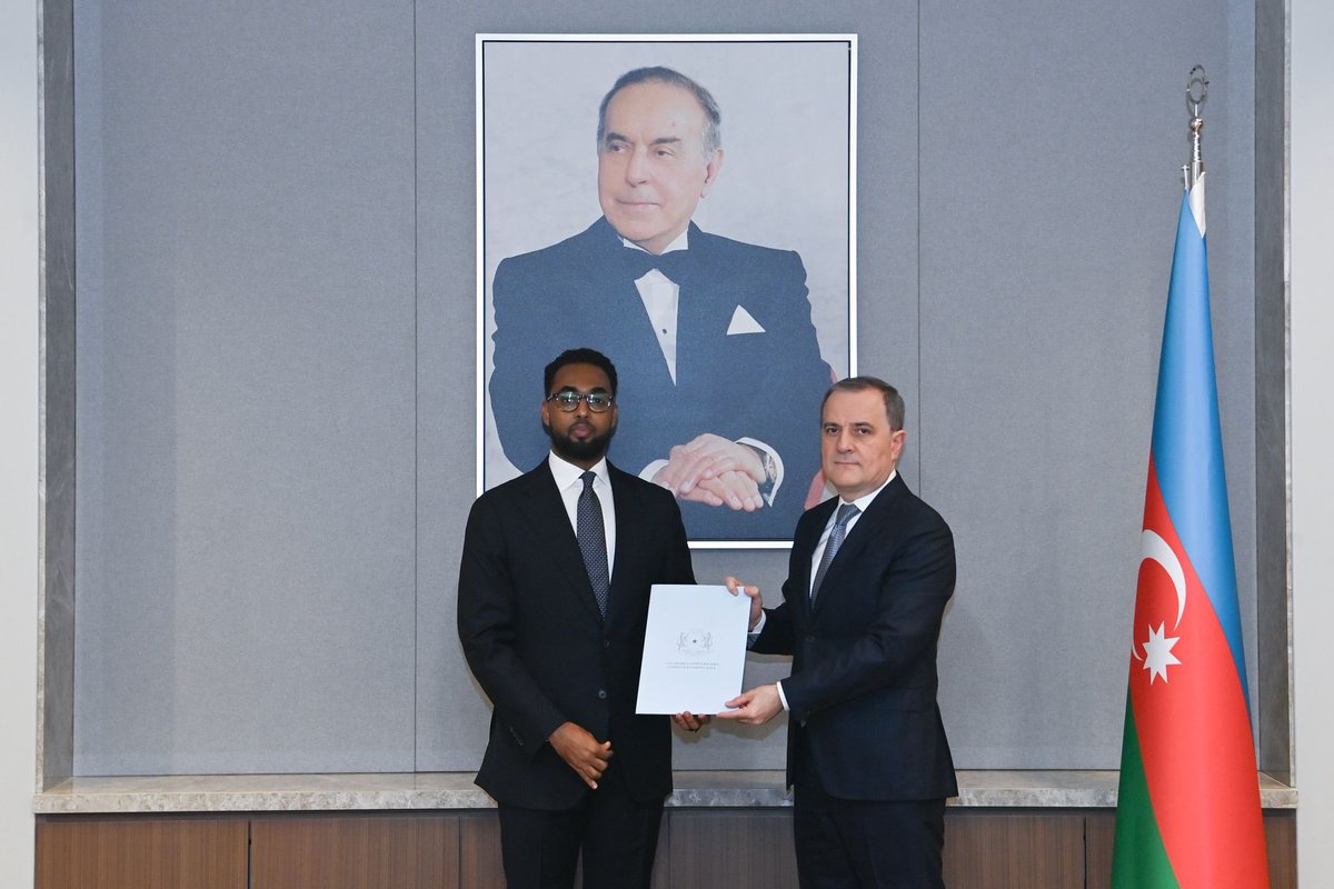 AbdiAddow1's tweet photo. This marks the outset of a promising collaboration between #Somalia and #Azerbaijan. Somalia’s newly appointed Ambassador to Azerbaijan, @abdinurfidow, has submitted a copy of his credentials to the Minister of Foreign Affairs. I am confident that Ambassador Abdinur will excel as he represents a new generation of diplomats. Best wishes for his tenure.