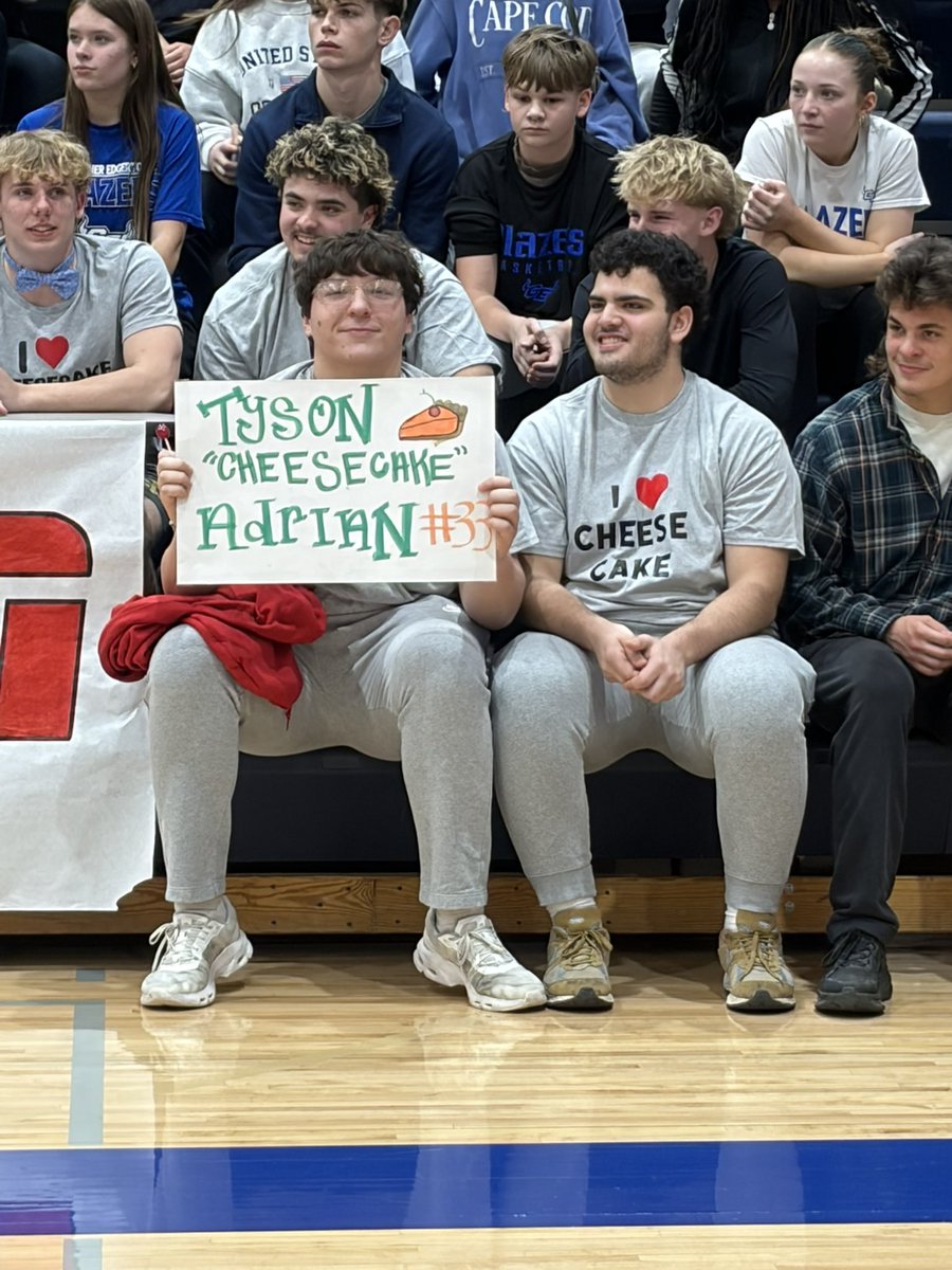 TysonAdrian12's tweet photo. Senior Night last night was everything. Wish we could have pulled out a W but was awesome celebrating with fellow seniors! Shoutout to "Cheesecake" fans. Y'all are the best! https://t.co/0Sig7cH1SM