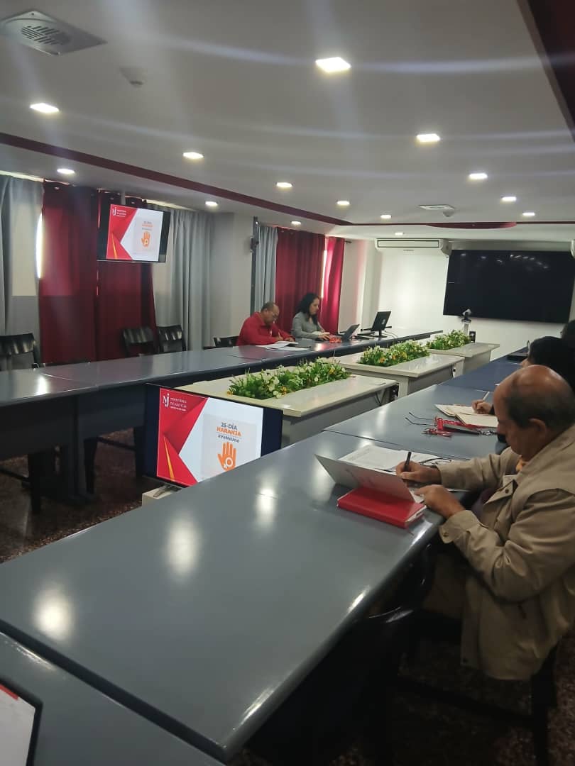 Minjus_Cuba's tweet photo. 🌿🇨🇺| Fue un espacio de excelente debate y propuestas objetivas, por lo que seguimos trabajando con dedicación por un #Minjus cada vez más fuerte, eficiente y comprometido con la Patria 💪🇨🇺
#MinjusConTodos https://t.co/zPD9GPOBfX
