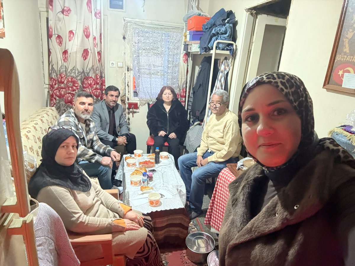 📍Soğukkuyu Mahallesi 

İlçe yöneticilerimiz, İlçe Koordinatörümüz ve Mahalle başkanımız iftarda Soğukkuyu Mahallesi sakinlerinden Selahattin Karatosun bey ve ailesinin evine misafir oldular. 

Misafirperverliklerinden dolayı kendilerine teşekkür ederiz.