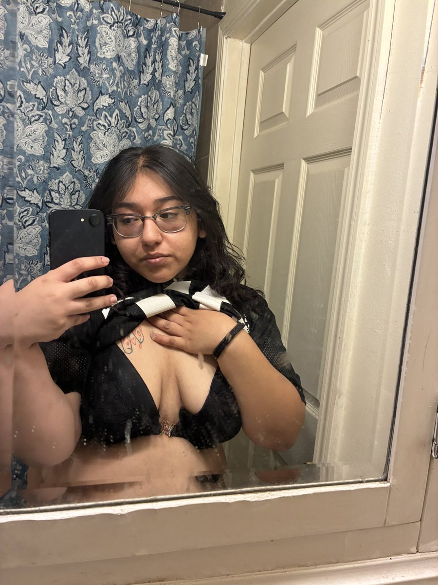 xviolaceousx's tweet photo. Good morning lovelies how are you guys 😚🙈 #nsfwtwtًً #nsfw #latina #plussize #sellingcontent #buyingcontent #sugardaddy #onlyfans https://t.co/NztMEgIUl4