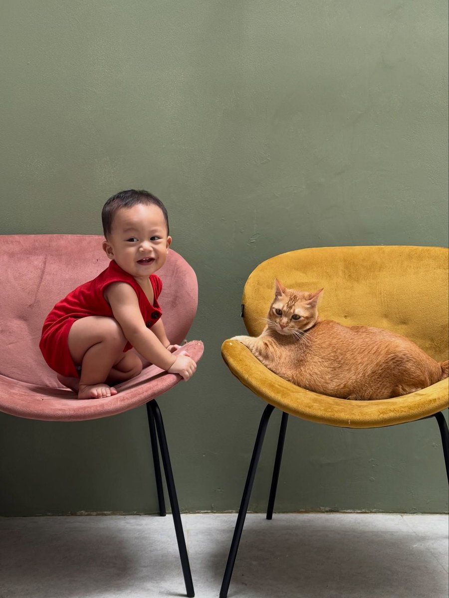 larva merah &amp; kuning
our emotional support 😊
#simbasaekkiya