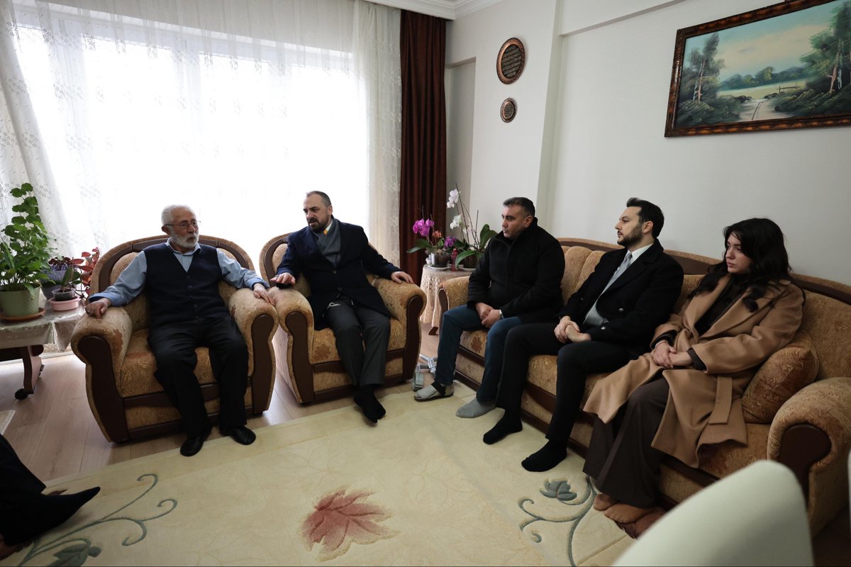 acarfaruka's tweet photo. 📍Yozgat 

Vatan size minnettar...

​Aziz şehidimiz Abdullah Bozkurt’un bizlere emaneti olan kıymetli ailesini ziyaret ettik. Mübarek Ramazan ayının maneviyatıyla dualarına ortak olduk.

İstikbalimiz için canını siper eden tüm şehitlerimizin mekanı cennet olsun. https://t.co/BZCIwlfGJr