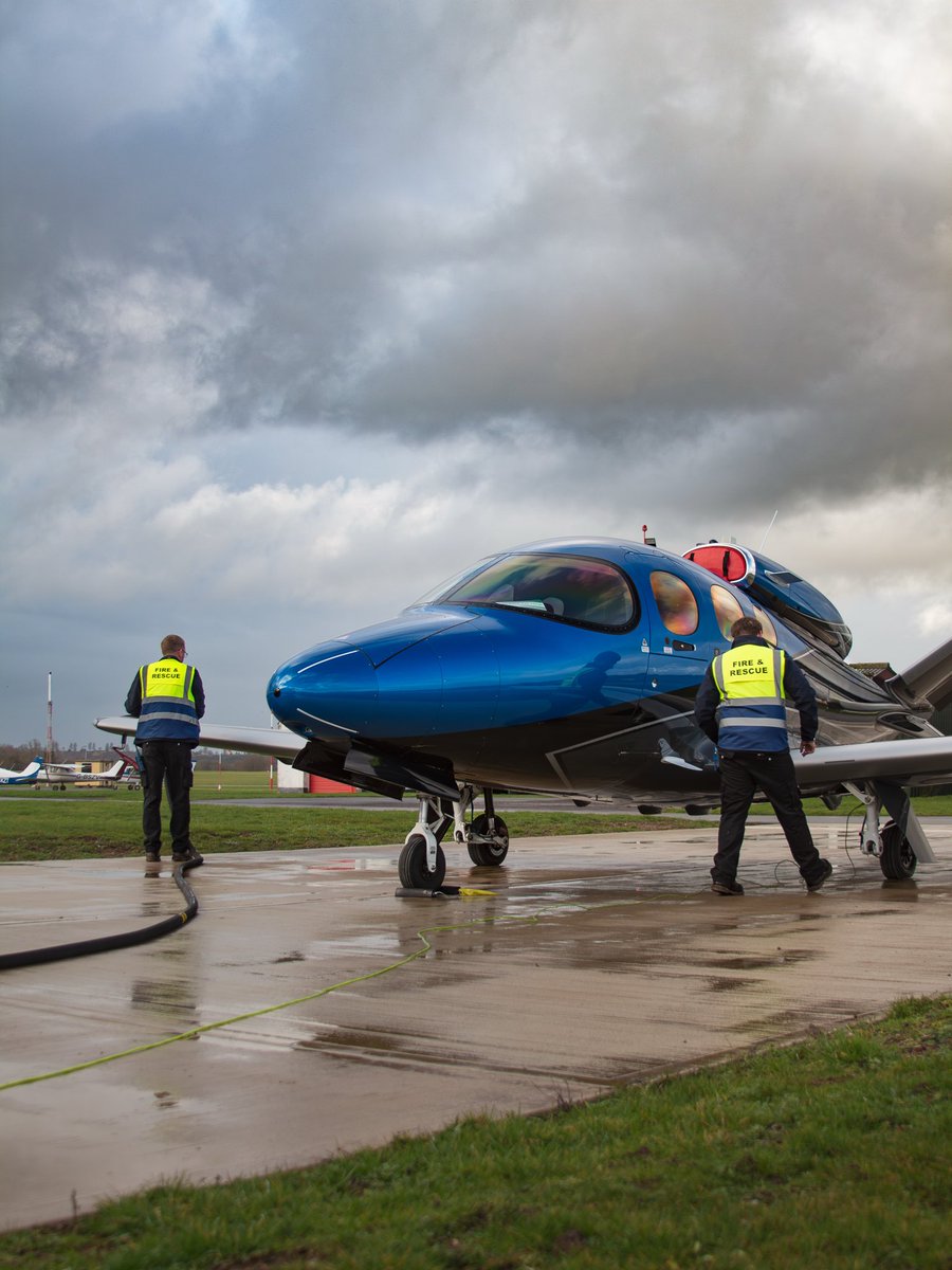 Wolverhampton Halfpenny Green Airport tweet media