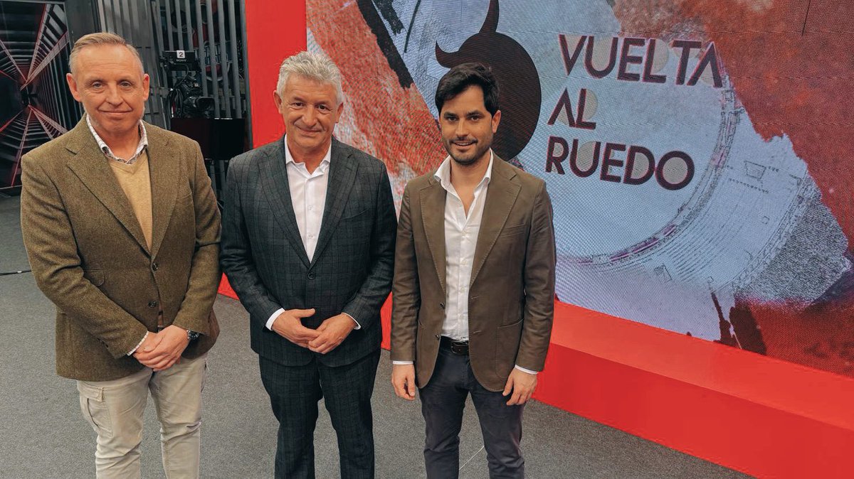 📺🎙️ ¡𝗛𝗢𝗬 𝗘𝗡 𝗟𝗔 𝟴 𝗩𝗔𝗟𝗟𝗔𝗗𝗢𝗟𝗜𝗗! En el programa, 𝗩𝗨𝗘𝗟𝗧𝗔 𝗔𝗟 𝗥𝗨𝗘𝗗𝗢, a partir de las 22:45h, hablamos sobre la corrida de toros del 𝗫𝗫 𝗔𝗡𝗜𝗩𝗘𝗥𝗦𝗔𝗥𝗜𝗢 de este sábado. ¡No te lo pierdas! 🔜🤟🏻