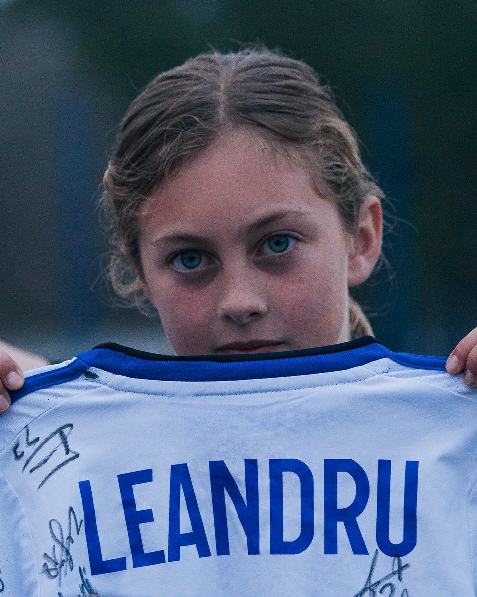 🔵 Trois jours hors du temps pour nos jeunes Turchini.

La Scola Turchina s’achève après une immersion totale au cœur du Sporting.

Pour conclure en beauté, les enfants ont pu approcher leurs modèles : rencontre avec les joueurs pros à l’entraînement, dédicaces, photos et