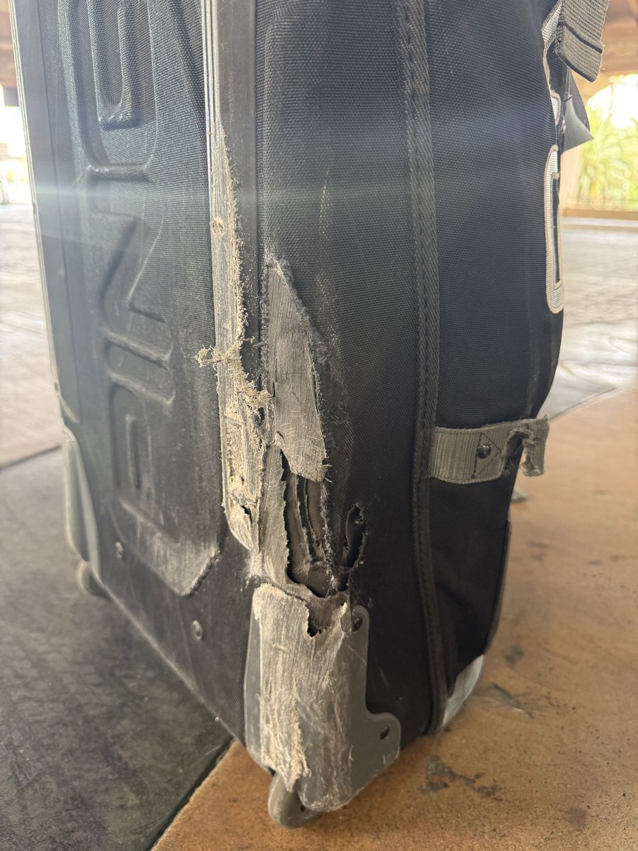 Thanks <a href="/united/">United Airlines</a> for destroying my golf travel bag!