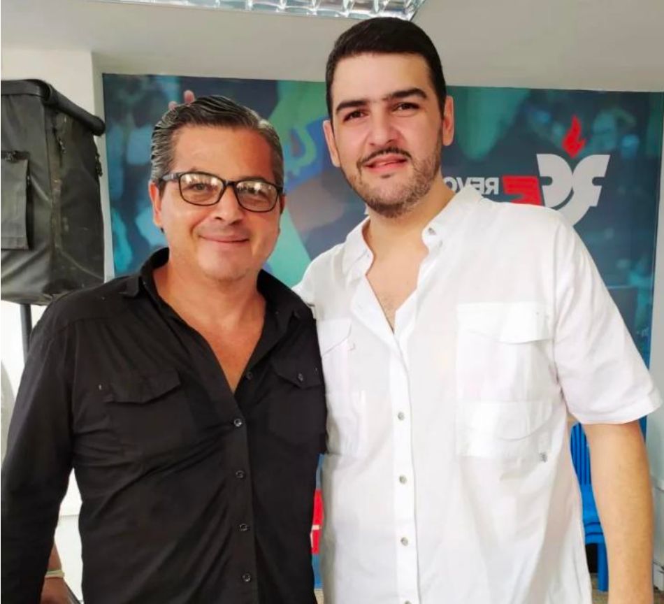 SuerodlaVerdad1's tweet photo. @sugatito90 Oye idiota da la cara no seas cobarde, las planillas del agua con tremendos valores con el pretexto de la basura, te encanta defender delincuentes sin dar la cara borrego pautado!! https://t.co/YSKjcp1mfa