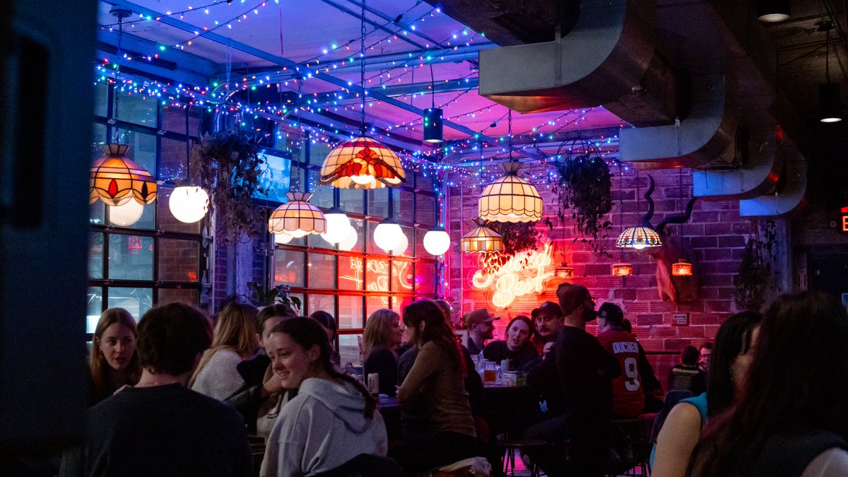 Quizzo Trivia tweet media