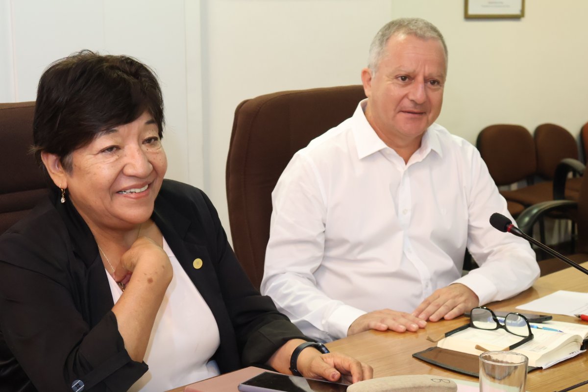 📍 CORE EN TERRENO
Este jueves 26 de febrero, el Consejo Regional de Antofagasta sesionará en la comuna de Mejillones, dando inicio a su calendario de plenos en comunas.
En la jornada se revisará el avance de proyectos F.N.D.R. y nuevas iniciativas de inversión local.