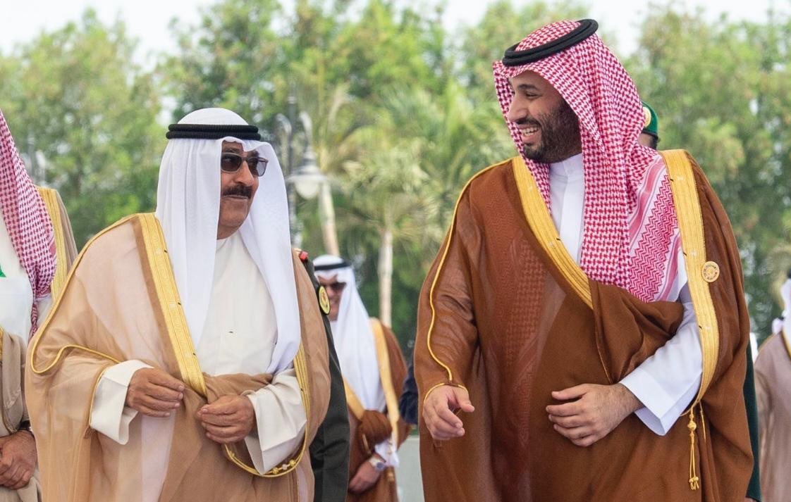 السعودية والكويت مصير واحد وجذور ممتدة وضاربة
في عمق التاريخ، علاقتنا بالكويت اكبر من اختزالها في
حروف، هي علاقة الدم والمصير والاخوة والشراكة .

دامت افراح اهلنا في الكويت الحبيبة 🇸🇦♥️🇰🇼

#السعودية_الكويت_تاريخ_راسخ