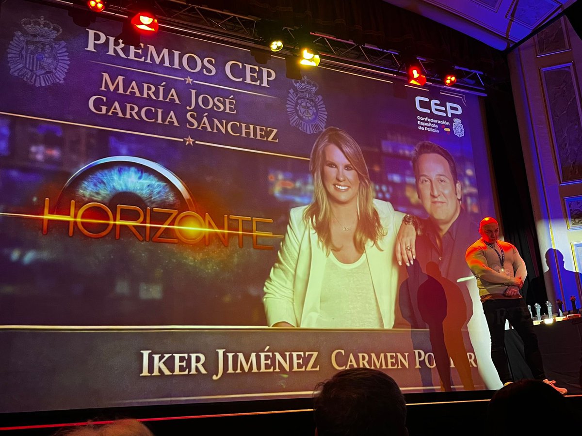 Mil gracias a todos los amigos policías del <a href="/cep_cepolicia/">CEP</a> por tan gran honor. El #Horizonte diario no nos permitió asistir pero llevaremos este galardón siempre en el corazón. 🫡