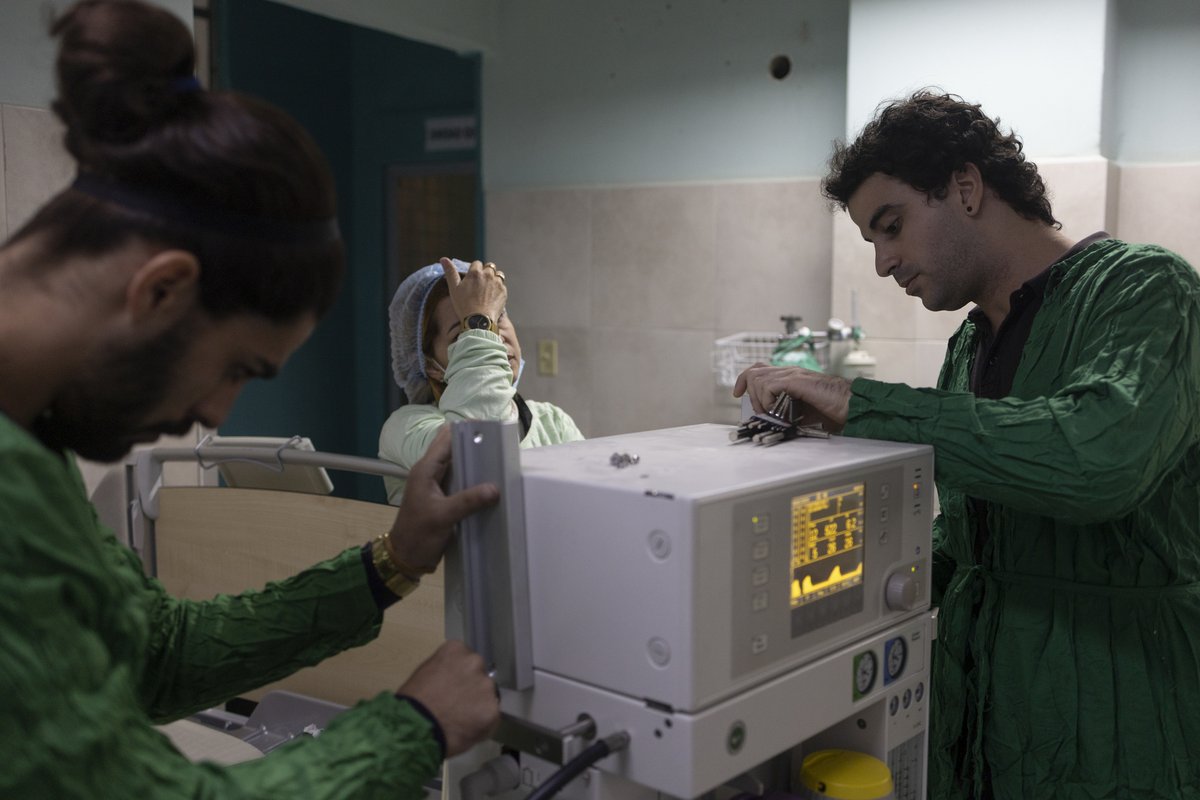 🇨🇺🏥👶| En la sala de neonatología del Hospital Ramón González Coro, la vida de los recién nacidos más vulnerables pende de un hilo cada vez que falla la electricidad y los profesionales🩺se enfrentan a una rutina compleja y angustiosa.

👉acortar.link/DgKuMO

#CubaPorLaVida