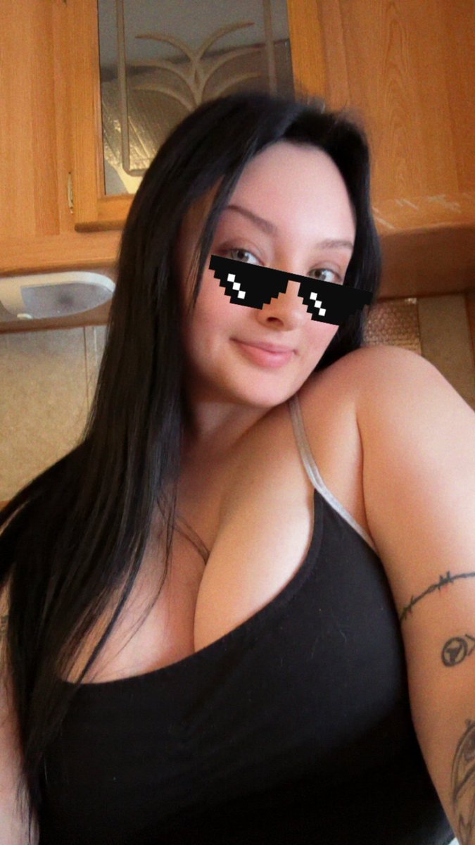 maybcoral's tweet photo. Add me on snap to buy solo content @ broski8878
Usually $50 for 25+ pics and vids or $100 for 45+ pics and vids https://t.co/7fh2xXrLoP