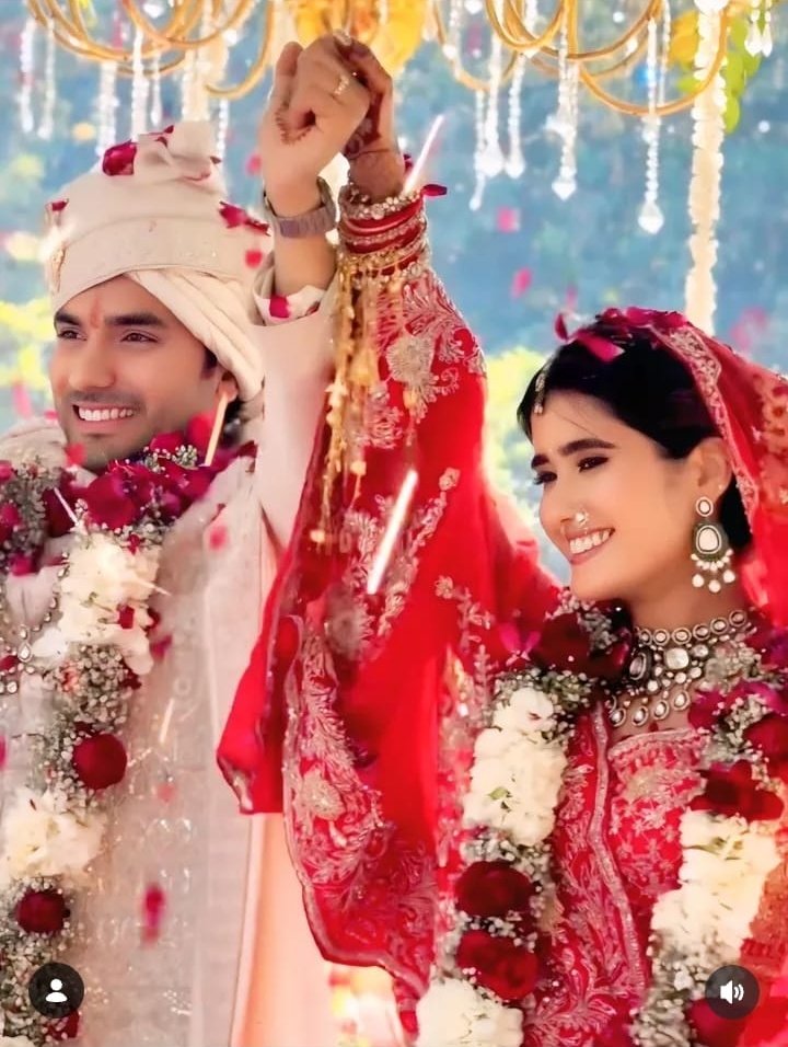 Susmita47520918's tweet photo. Mr. &amp; Mrs.Verma🤩💖
 #AnkurVerma #LeenaVerma #AnchalSahu #PravishtMishra https://t.co/7VGEMIkVMv
