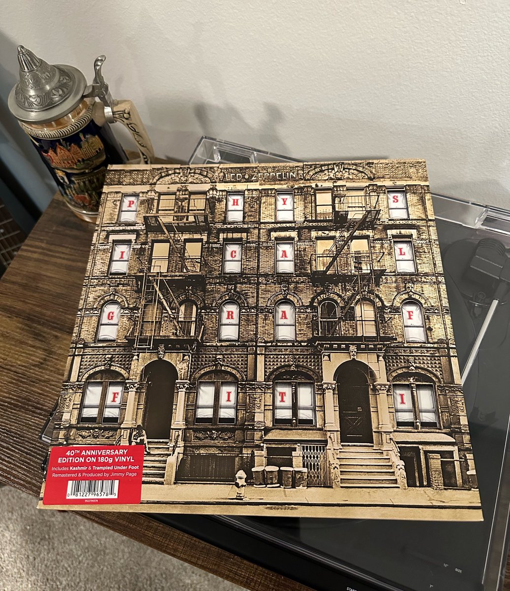 drrckbr's tweet photo. “I just jumped a train that never stops”

Led Zeppelin - Physical Graffiti 
🇬🇧
1975 (2015)

#LedZeppelin #hardrock #legendaryrock #masterpiece #doublealbum #vinylmusic https://t.co/AlAps0sGZr