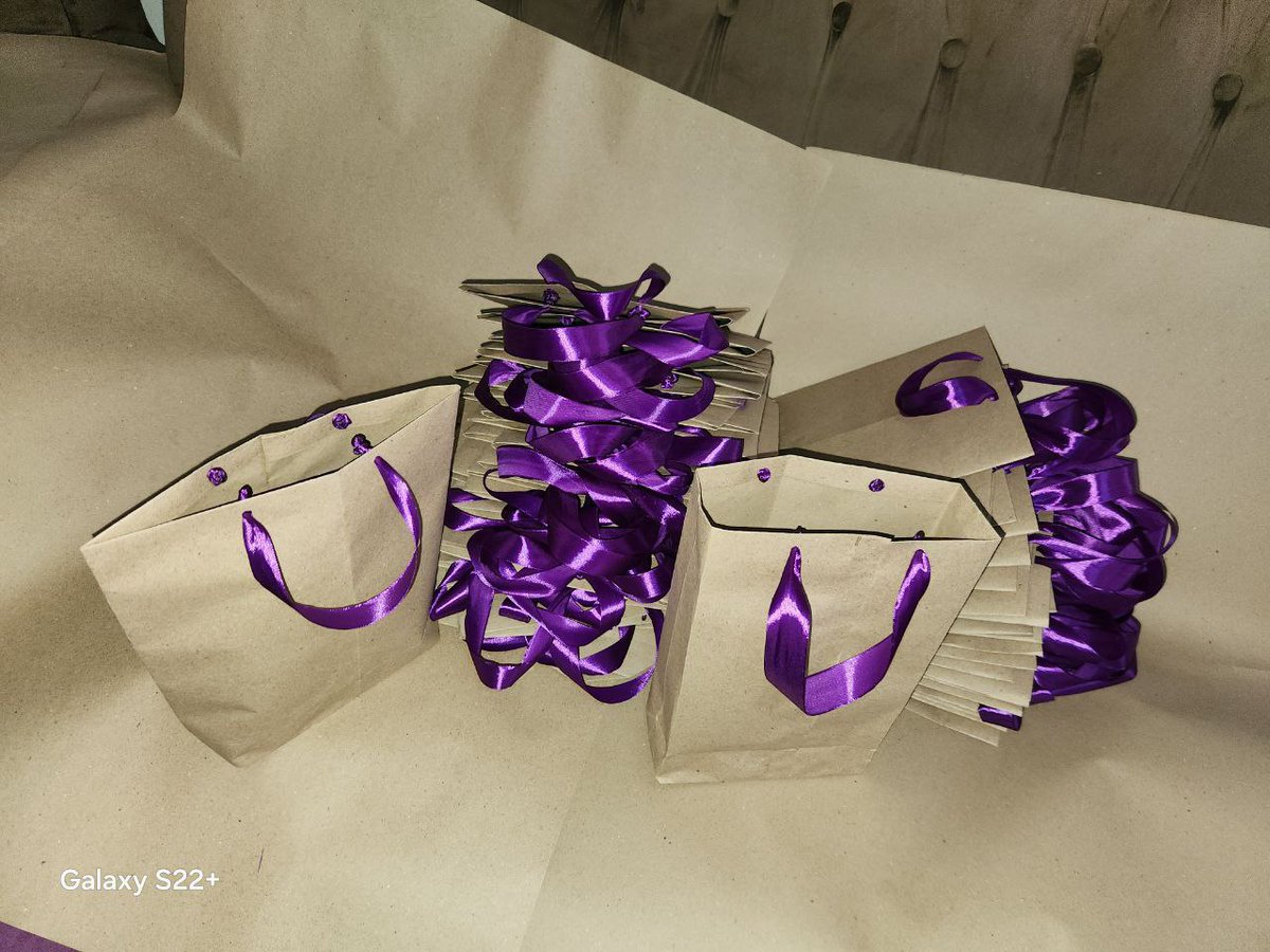 Hey sweet people 🤗

Please support this lovely lady’s business !

Stylish high-quality paper bags perfect for:
• Business packaging
• Events &amp; gifts
• Personal use
Available in S, M, and L and we also offer custom sizes.
DM me or contact via Telegram: @Mcesayas

RTs are  🙏❤