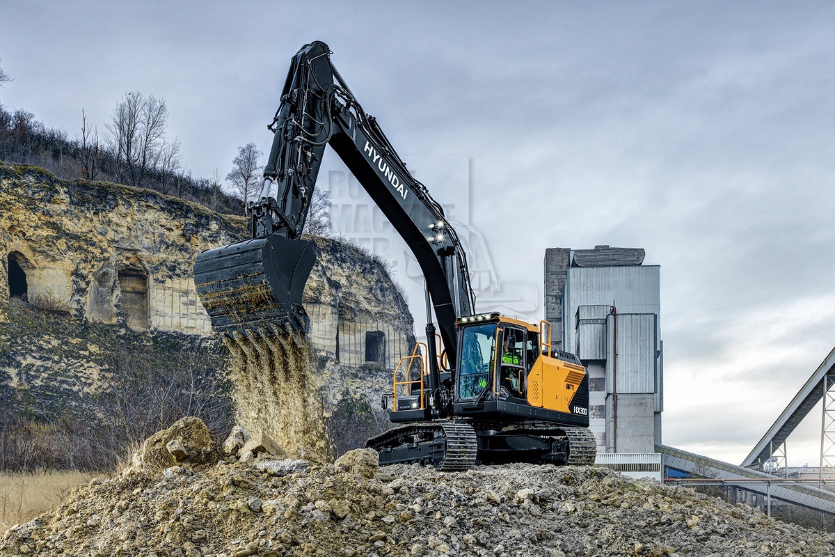 De nieuwe Hyundai HX300L biedt meer vermogen en betere prestaties

Hyundai introduceert de HX300L, het nieuwste model in zijn Next Generation-reeks rupsgraafmachines.
bouwmachineweb.com/nieuws/2012/de…