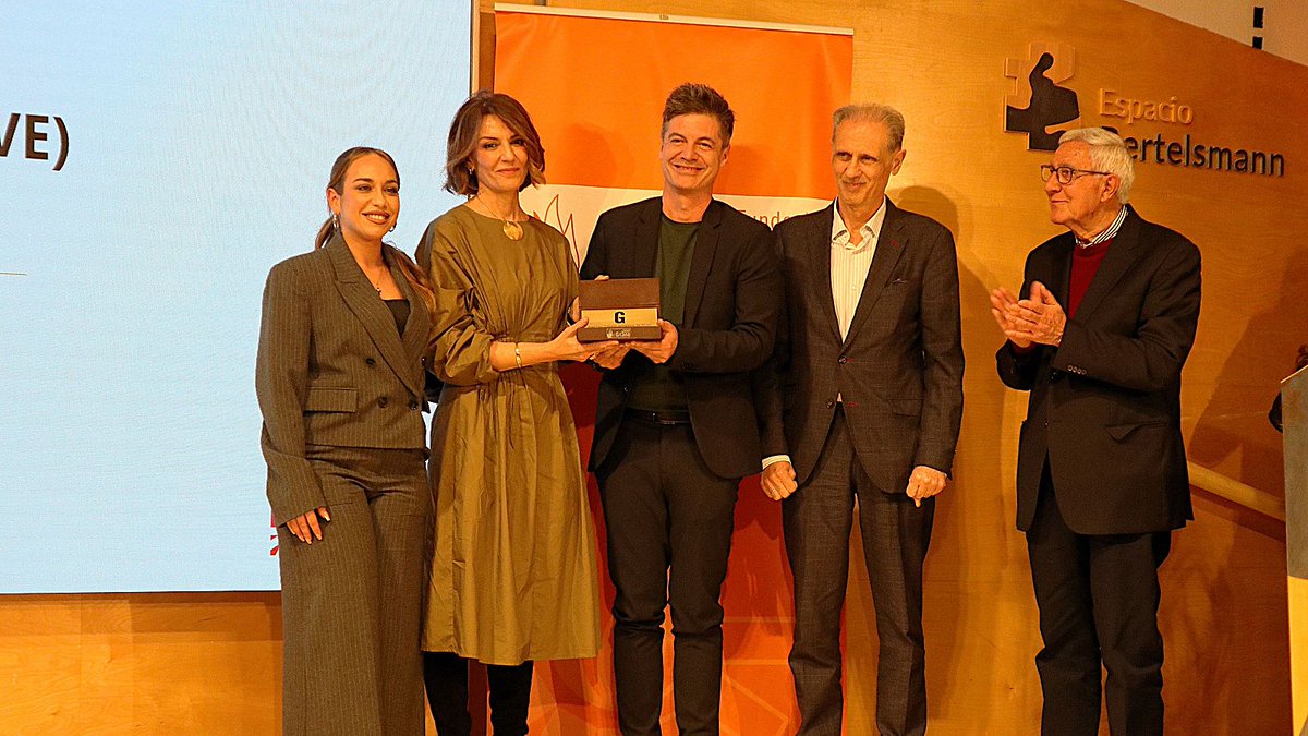 'Aquí hay trabajo' (<a href="/AQHT_TVE/">Aquí hay trabajo</a> ) Premio Comunica con Conciencia 2025 de la Fundación Secretariado Gitano.

🔸“Por impulsar una comunicación responsable que dignifica el talento de las personas gitanas”

🔸Antolín Romero y María José Molina, presentadores del programa de <a href="/la2_tve/">La 2</a> ,