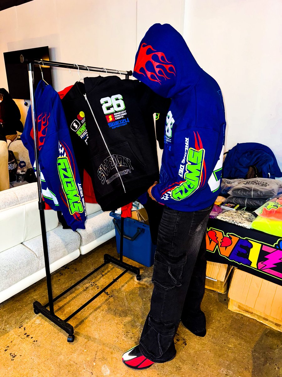 TopdollaSweizy's tweet photo. SWEIZY LIFE https://t.co/aQJlh8dx1W