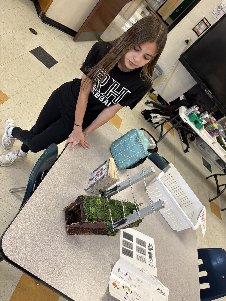 Queenie Hall tweet media