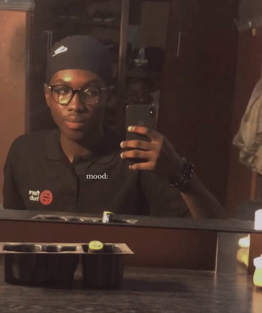 mimi_codes's tweet photo. -> Hi i’m mimi

-> i’m 20 years old, i am a content creator/ frontend engineer

 -> my app @UnihubDev launches in 9 days 🌚

🔗https://t.co/fMzqkoGGUY. sign up now!!!! https://t.co/rnhTF4il4T