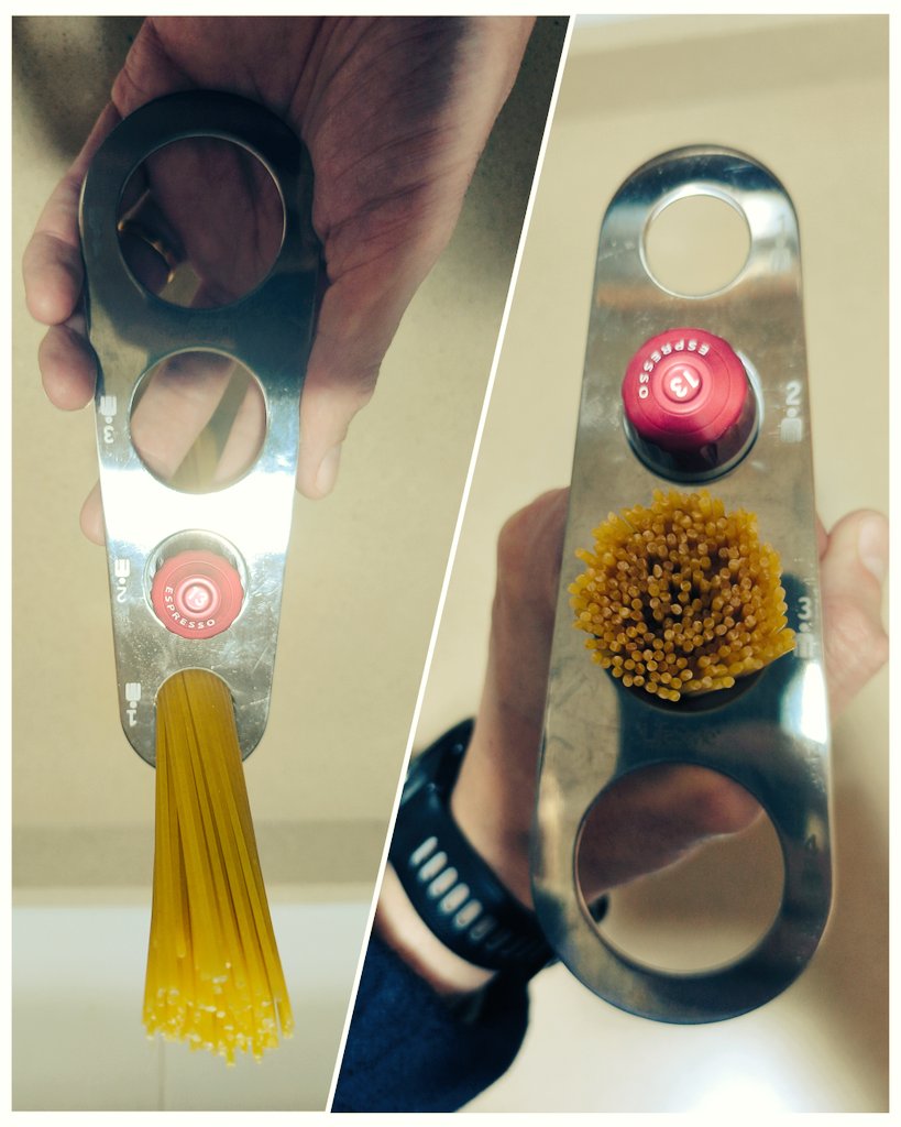 ¿Quién diseña los medidores de espaguetis? 🍝
La “ración para 1” solo sacia a un niño diminuto. Yo necesito x3, y aún así no me llena…
(la cápsula de Nespresso incluida para comparar tamaño)