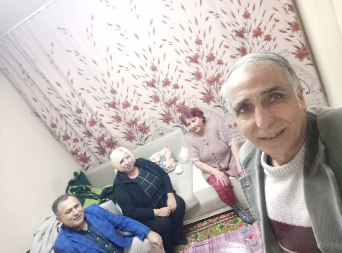 📍Çay Mahallesi 

İlçe yöneticilerimiz ve Mahalle başkanımız iftarda Çay Mahallesi sakinlerinden Cemile Özener  hanım ve ailesinin evine misafir oldular. 

Misafirperverliklerinden dolayı kendilerine teşekkür ederiz.