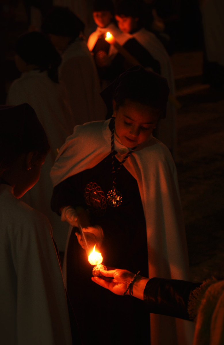 HdaddelBarrio's tweet photo. 🟣 𝑸𝒖𝒆𝒅𝒂𝒏 𝟒 𝑴𝒊𝒆́𝒓𝒄𝒐𝒍𝒆𝒔… 

📸 Alberto Ariza

#MiercolesSanto #SemanaSanta #ElBarrio #MedinaSidonia #SS2026 https://t.co/JPoWUchjJ6