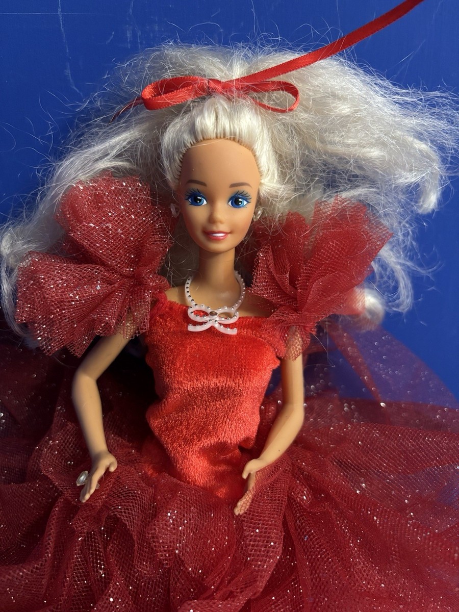 theghostcfycu's tweet photo. patty pravo è la versione temu di barbie edizione natale 
#Sanremo2026 https://t.co/UQFoZfvcB2