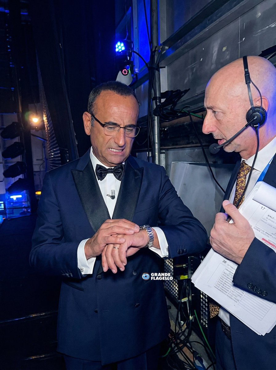 grande_flagello's tweet photo. Carlo durante la pubblicità #Sanremo2026 https://t.co/QrlpXaMJz2